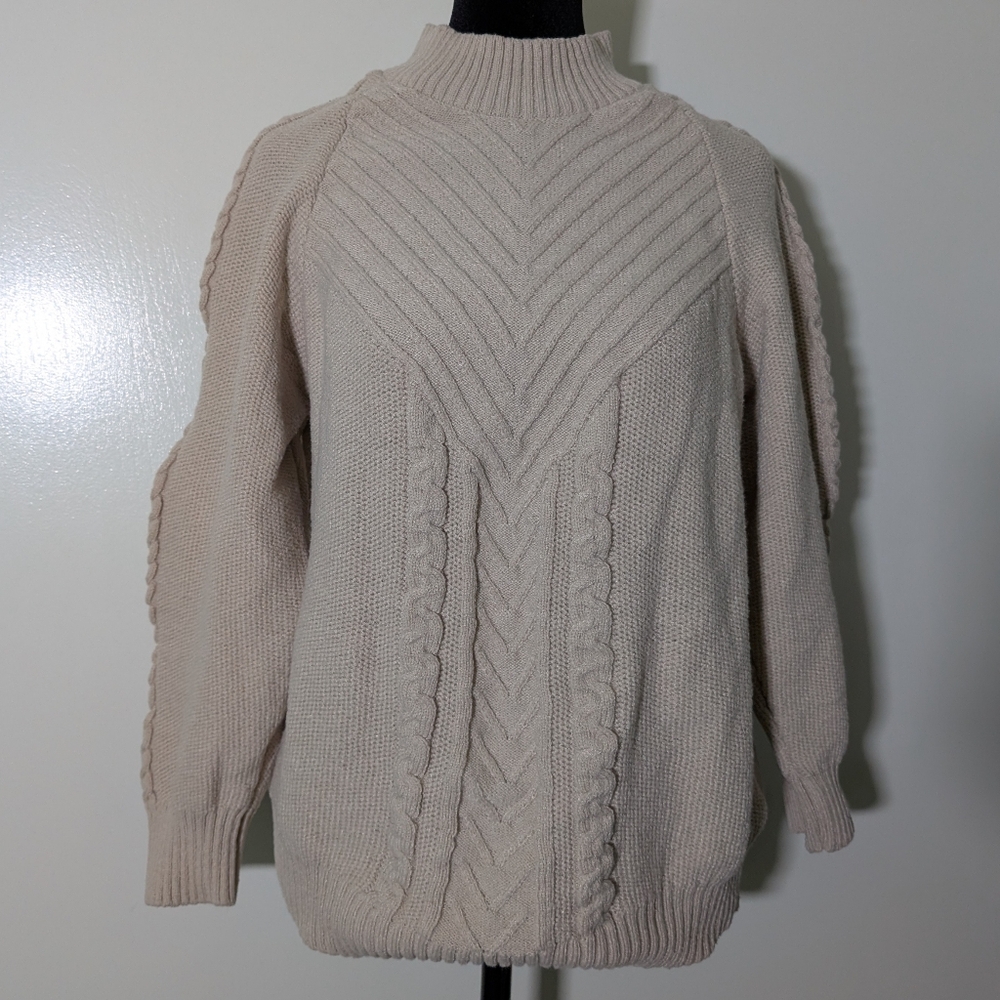 Women's Cable Knit Sweater - Beige Chevron